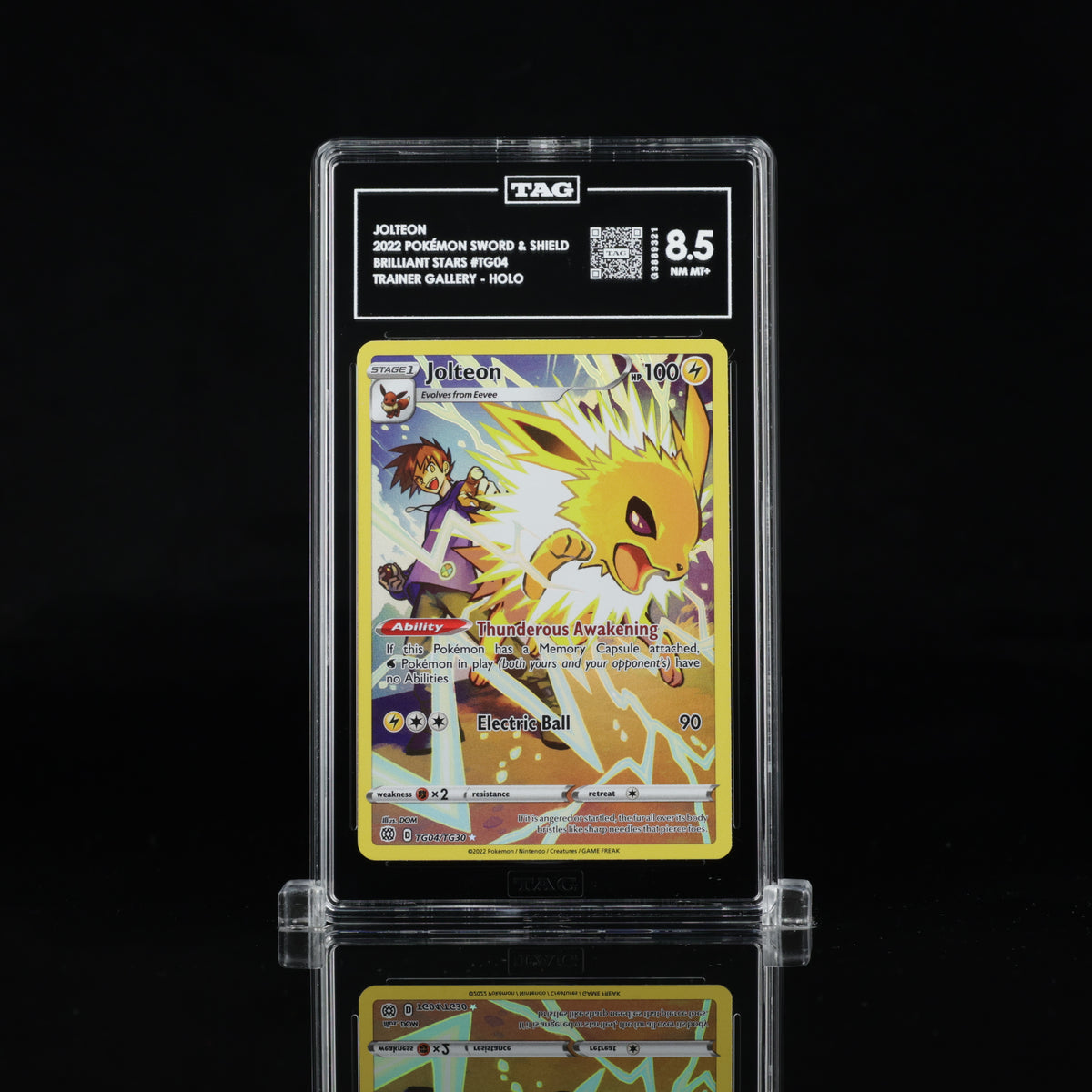 2022 Pokémon Brilliant Stars Trainer Gallery Jolteon TG04/TG30 – Full Art Ultra Rare – TAG 8.5 NM-MT+